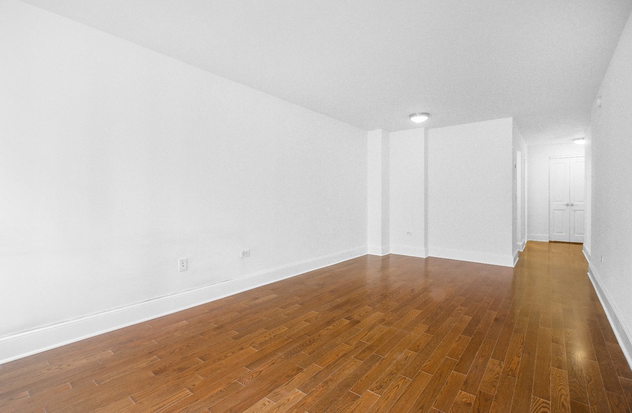 300 East 64th Street, #6G