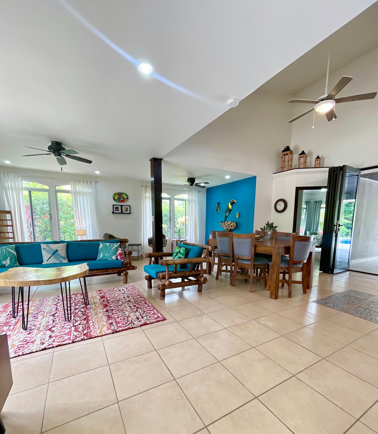 Casa Luna, 3bed /3bath Private Oasis, Convenient Location