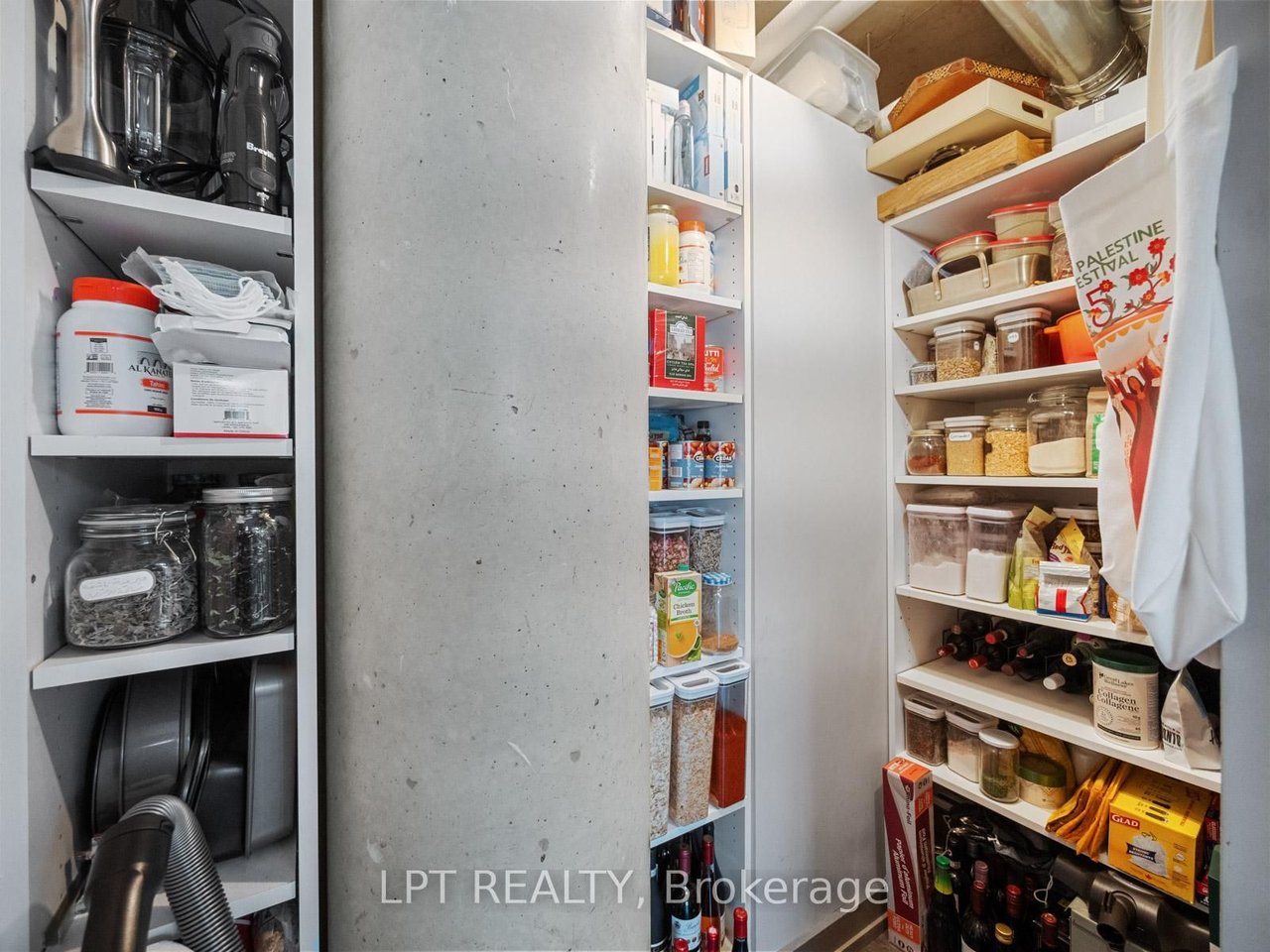 PENTHOUSE LUXURY IN KING WEST