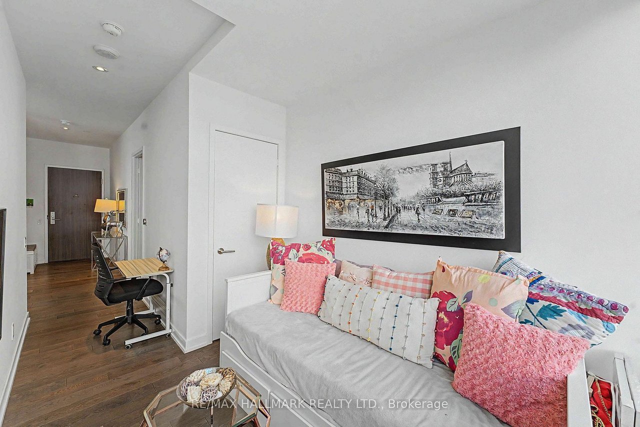 PRESTIGE LIVING AT YONGE & EGLINTON