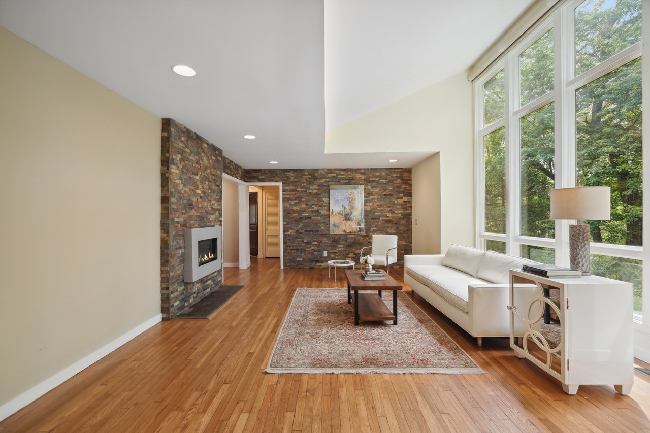 49 Rock Hill Road