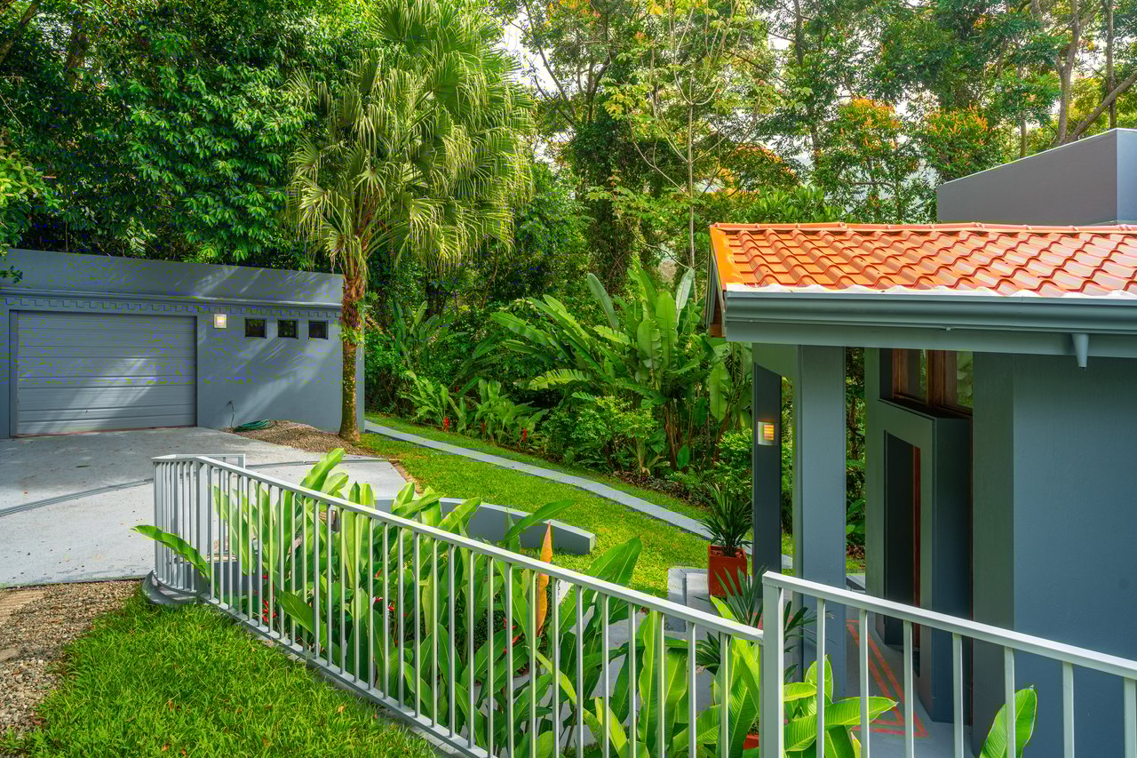 VILLA TURQUESA – MAJESTIC OASIS, CLOSE TO THE BEACH AND WILDLIFE – 1.92 ACRES