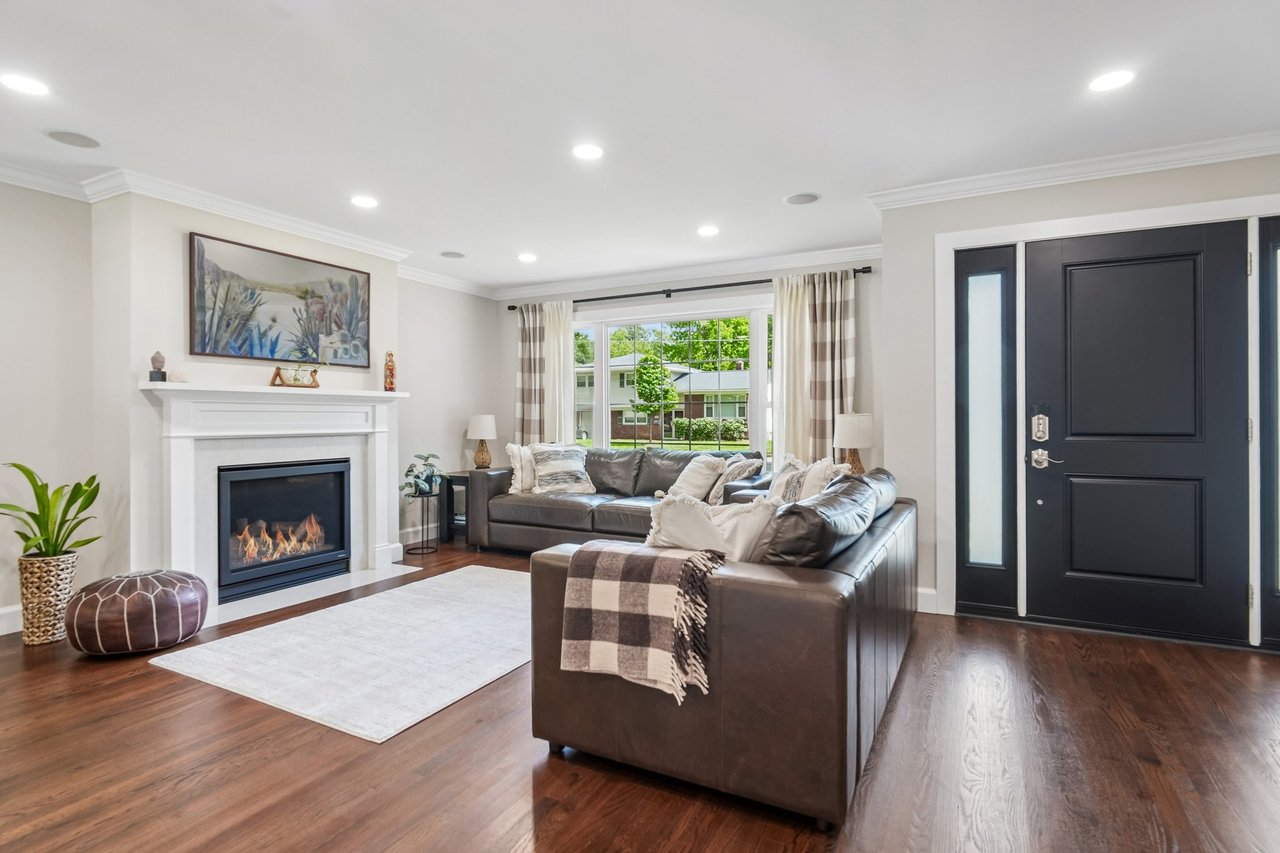 25 Ascot Way, Summit, NJ 07901