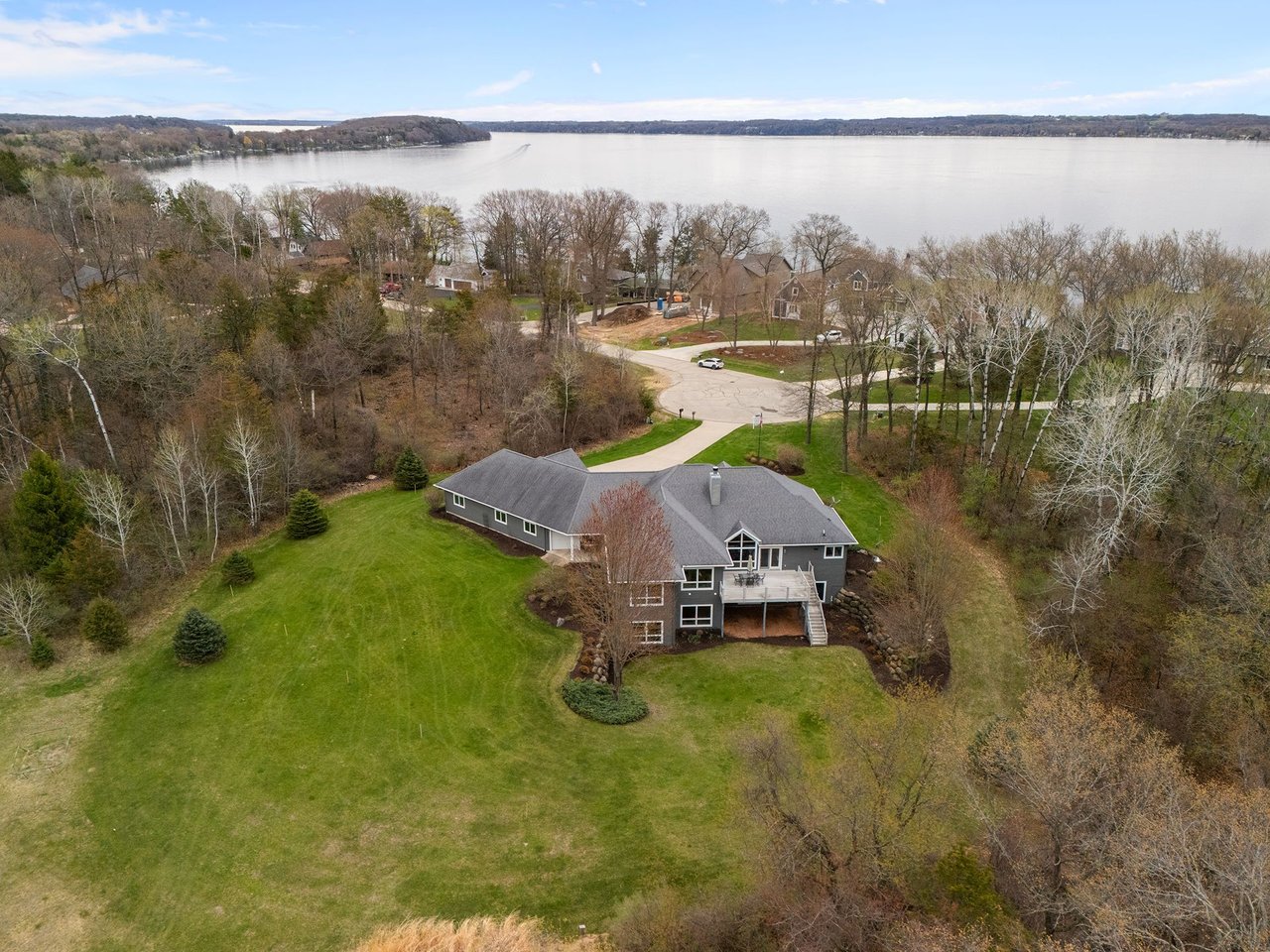 N4725 N Lakeshore Drive
