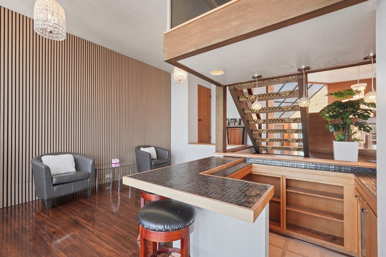 3845 Peninsula Ct