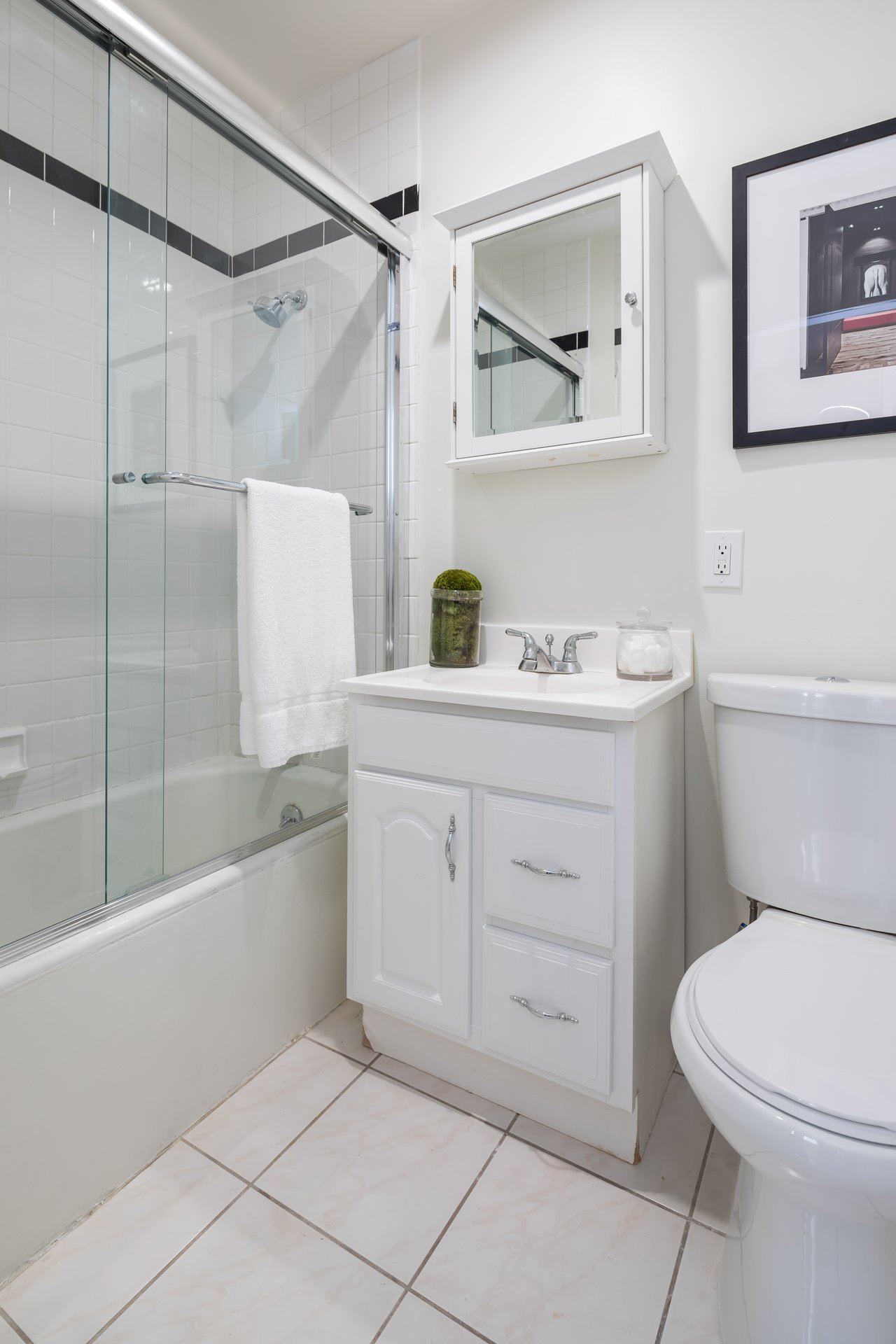 712 Walden Dr, Beverly Hills