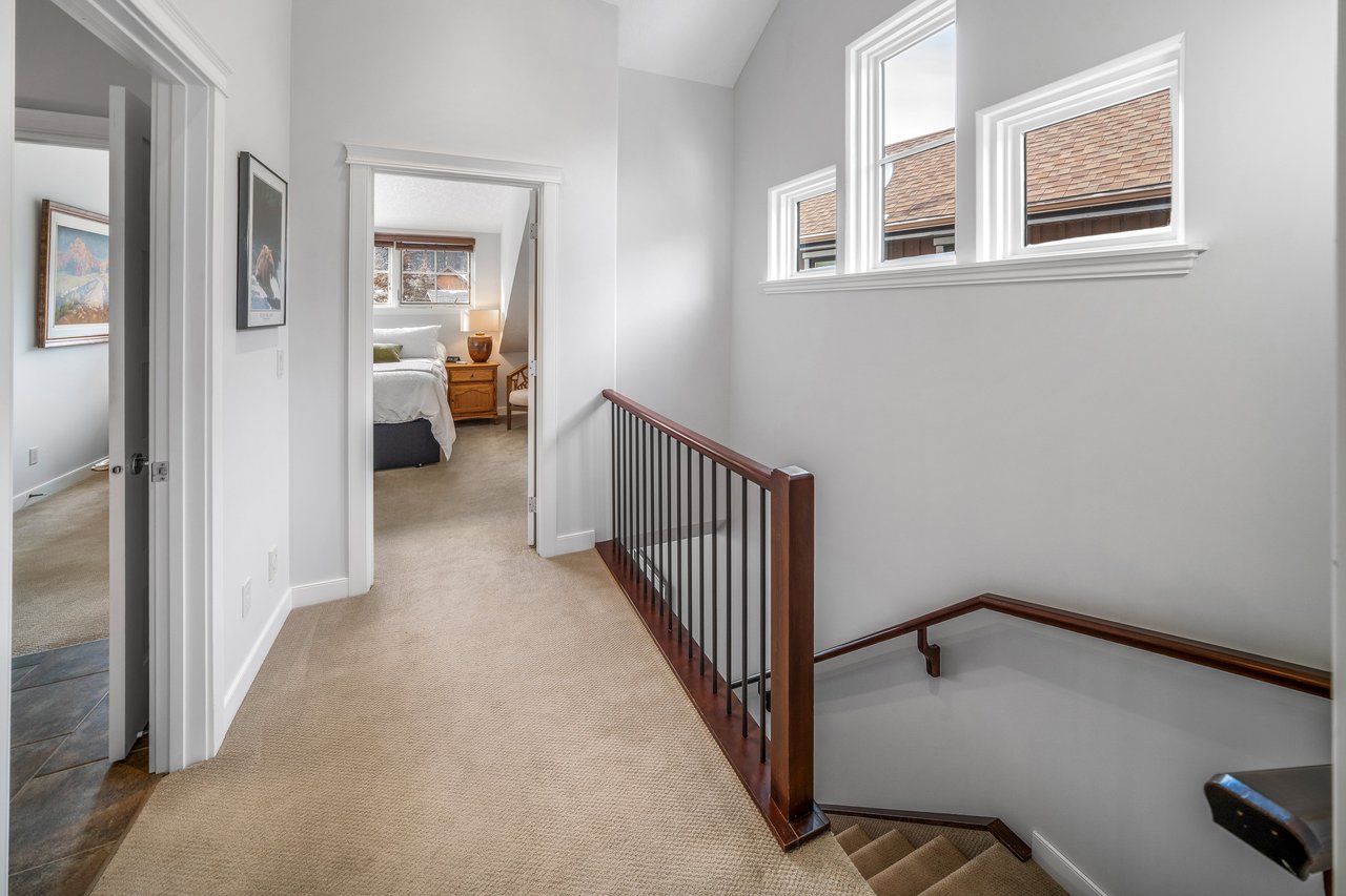 1 - 105 Rundle Drive 