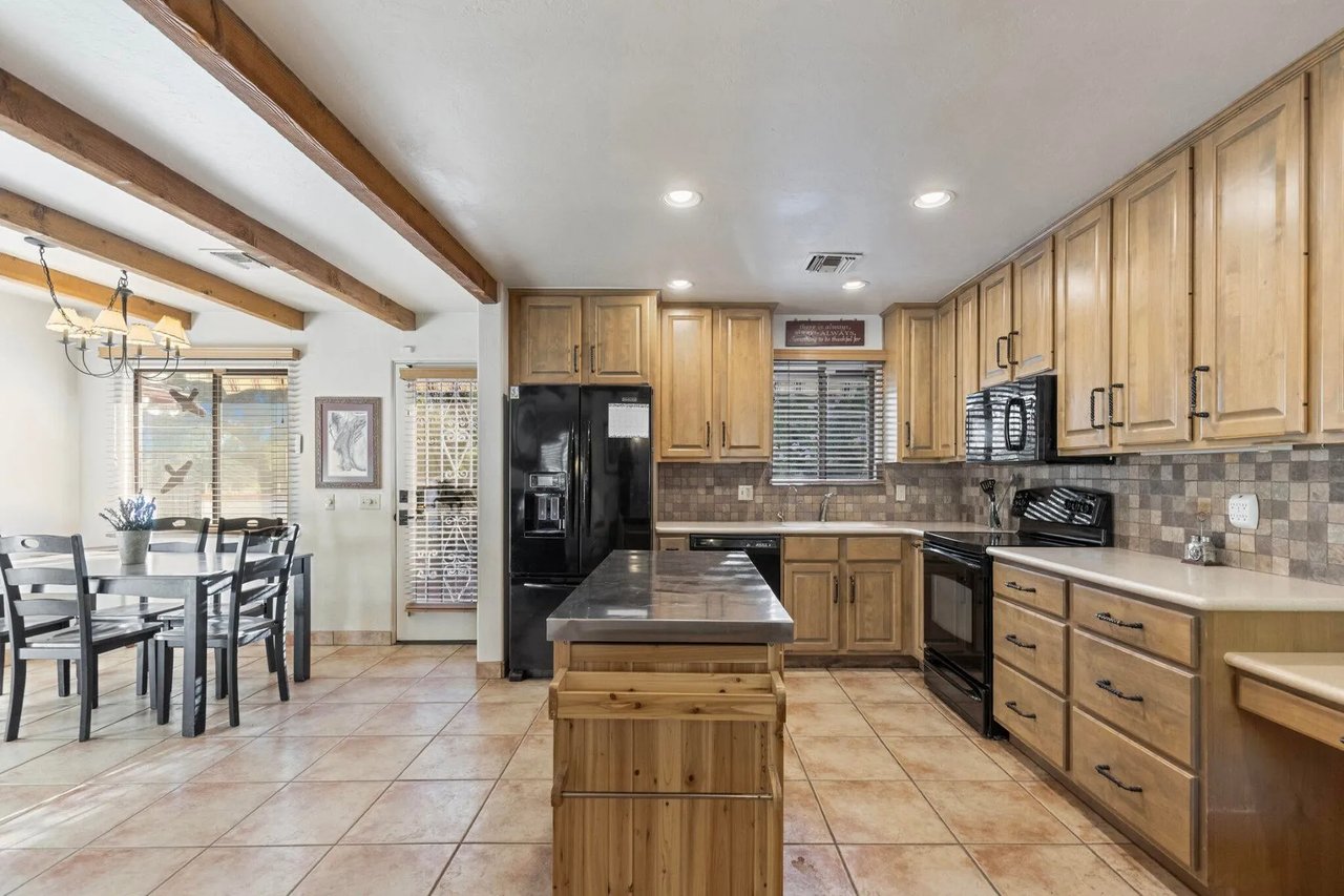 3155 W Elephant Head Rd