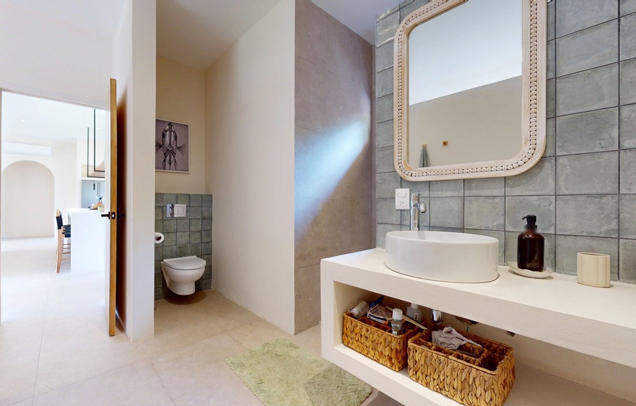 New Modern Ojochal Home with Pool, Office & Mountain Views 24/7 Security