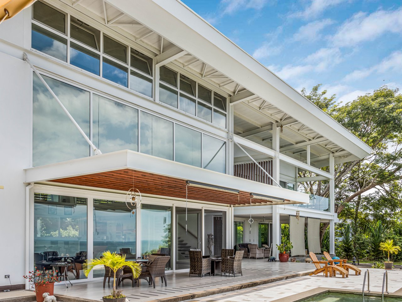 Nativa Contemporary Infinity Views | Luxury Rainforest Estate with Pacific Ocean Views