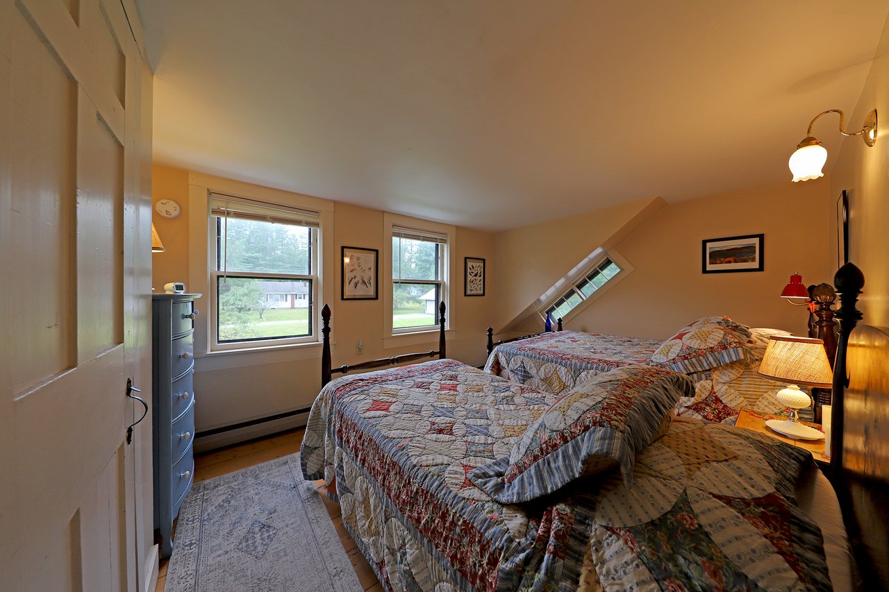 1156 Route 100 N
