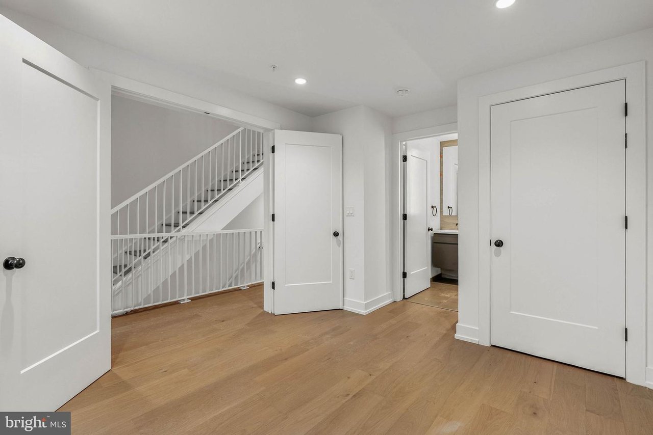 660 Fairmount Ave, Philadelphia, PA 19123