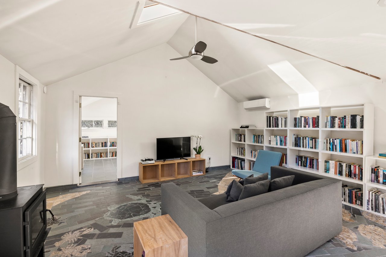 11 Cove Ave E, Sag Harbor