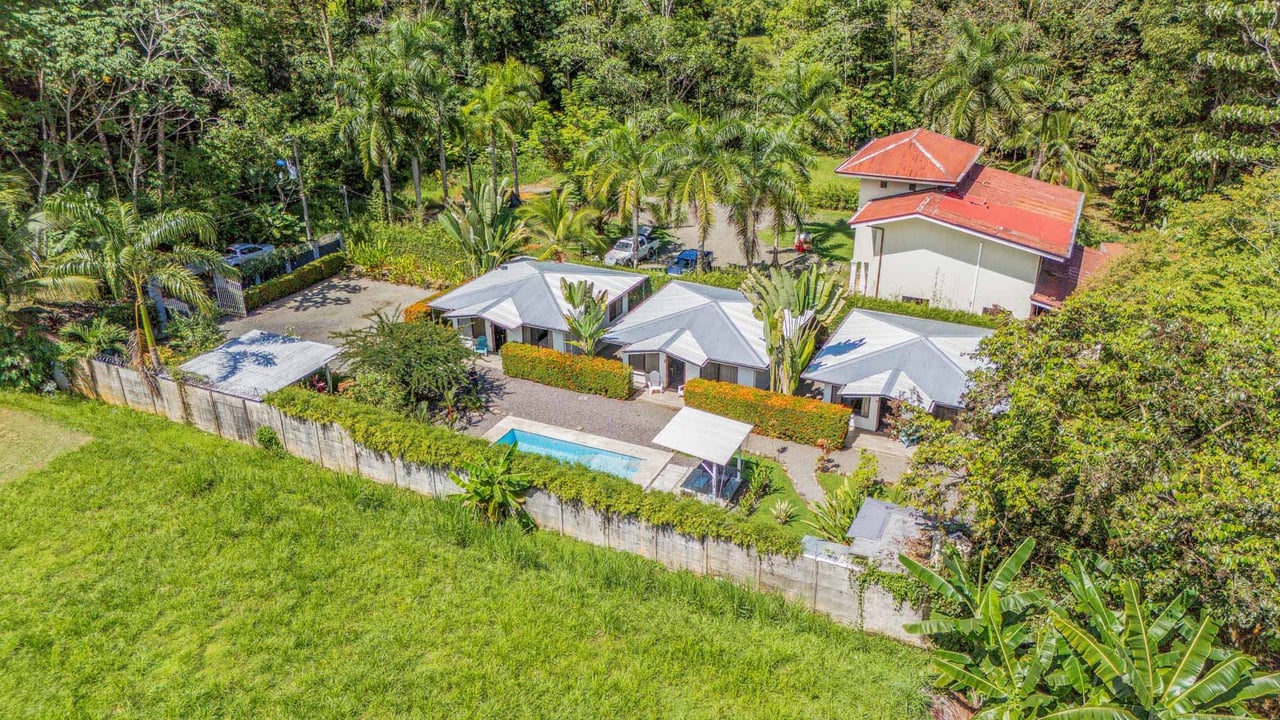 Tropical 3-Cabin Home with Pool and Gardens in the Heart of Uvita