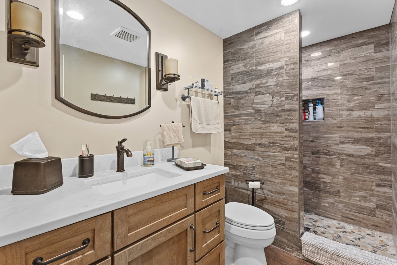 1305 W Main St 108 Lake Geneva, Wisconsin 53147 