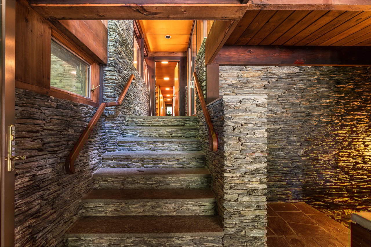 205 Emans Rd