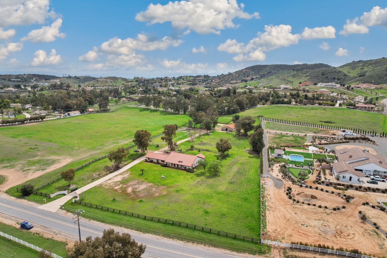 20425 Avenida Castilla