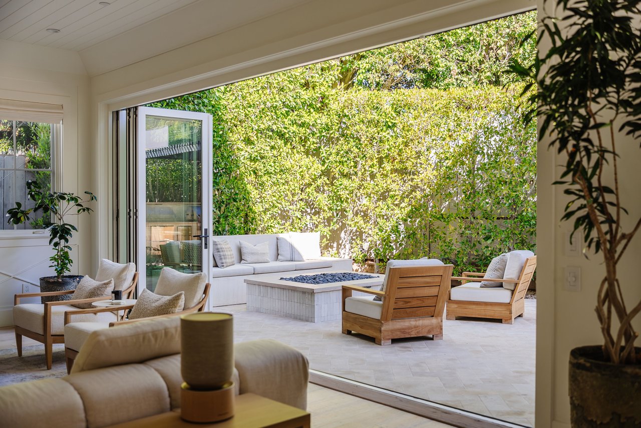 16045 Northfield St, Pacific Palisades 