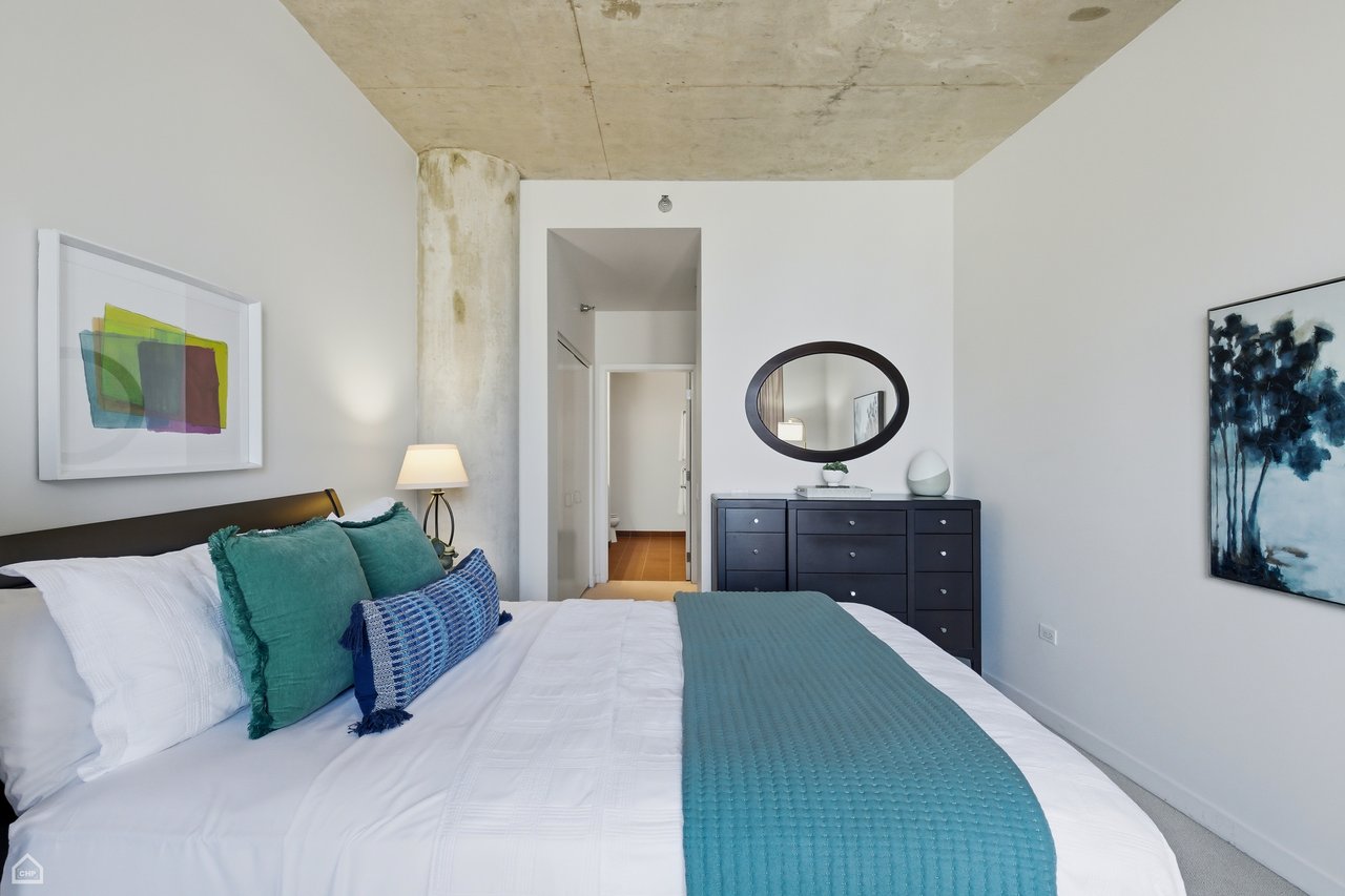 702 N Larabee Street unit 1206 