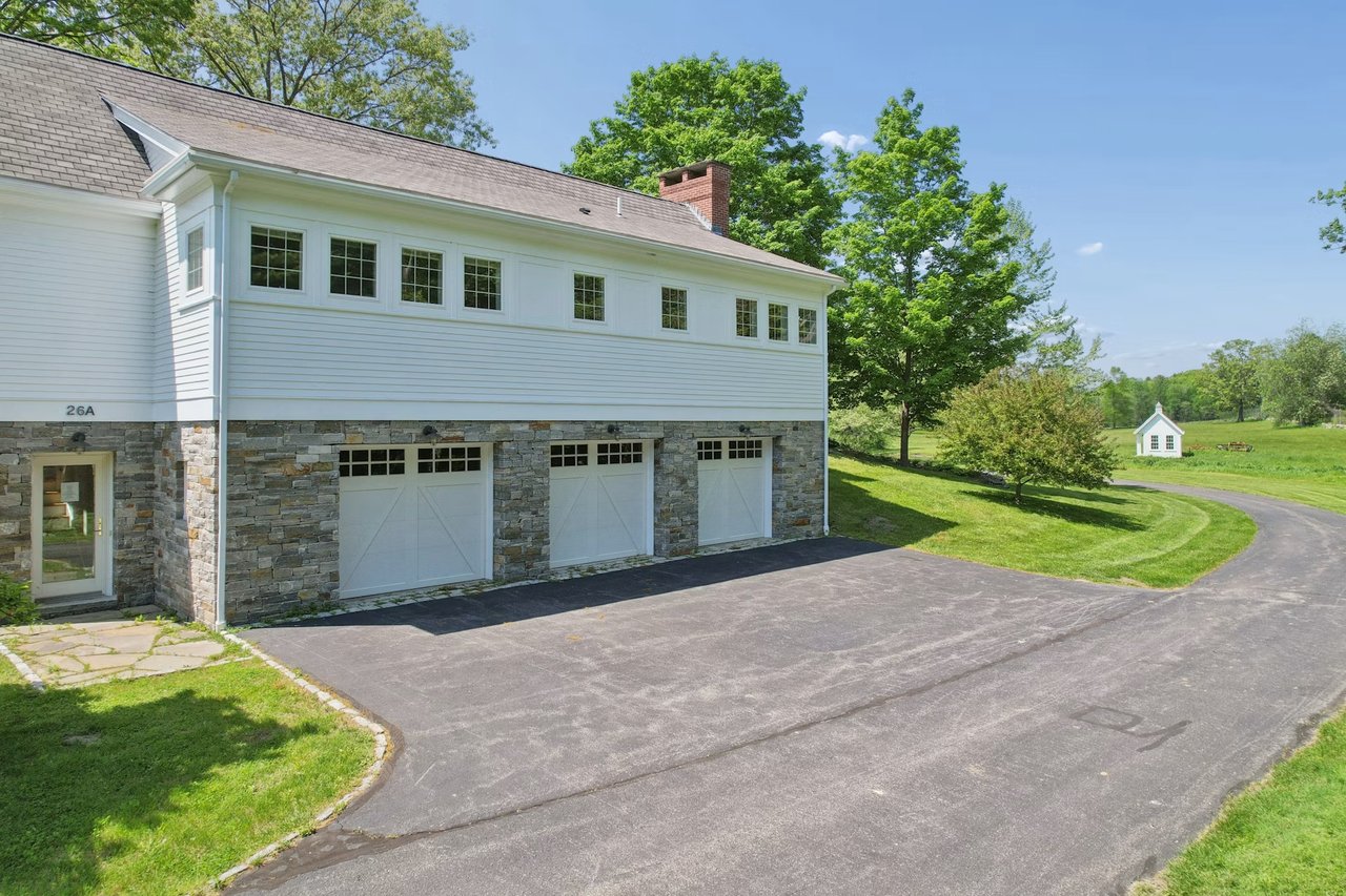 26 Madigan Ln