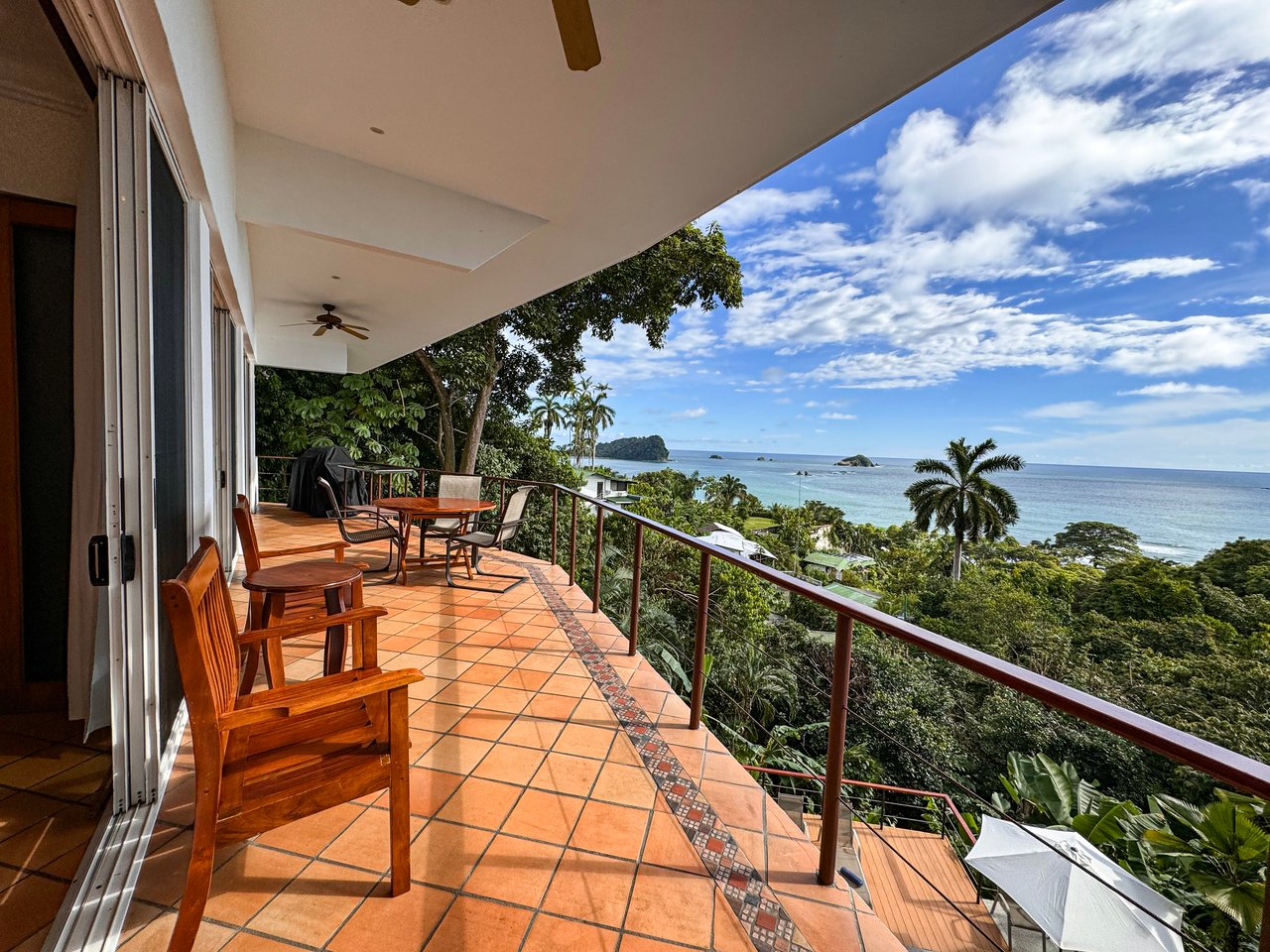 Villa Alegria with Outstanding Ocean View and Short Walk to the Beach