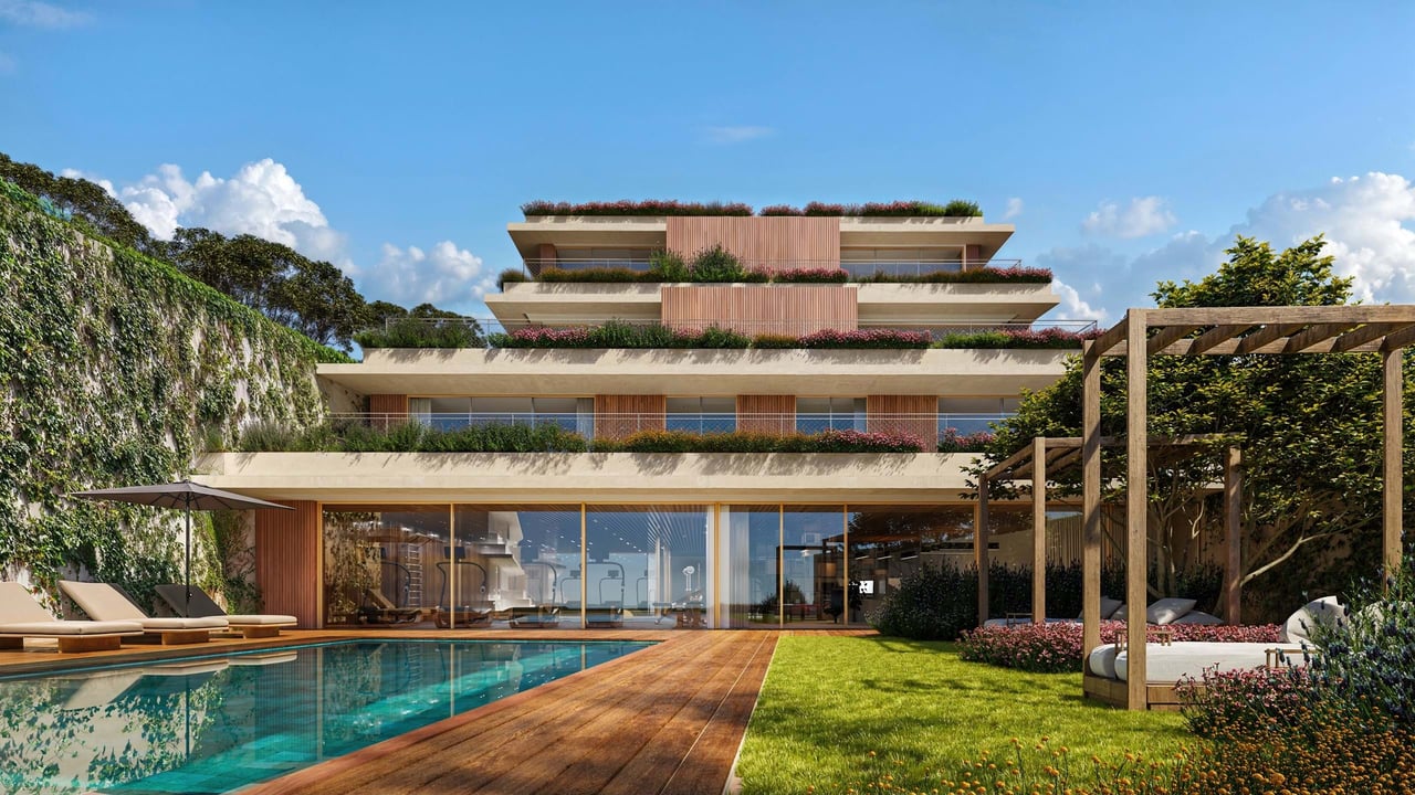  4-Bedroom Duplex with Private Pool, Terrace & Garden in Foz, Porto