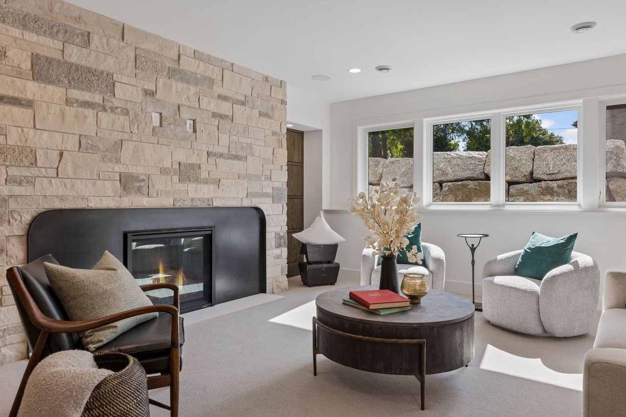 4909 Rolling Green Pkwy, Edina