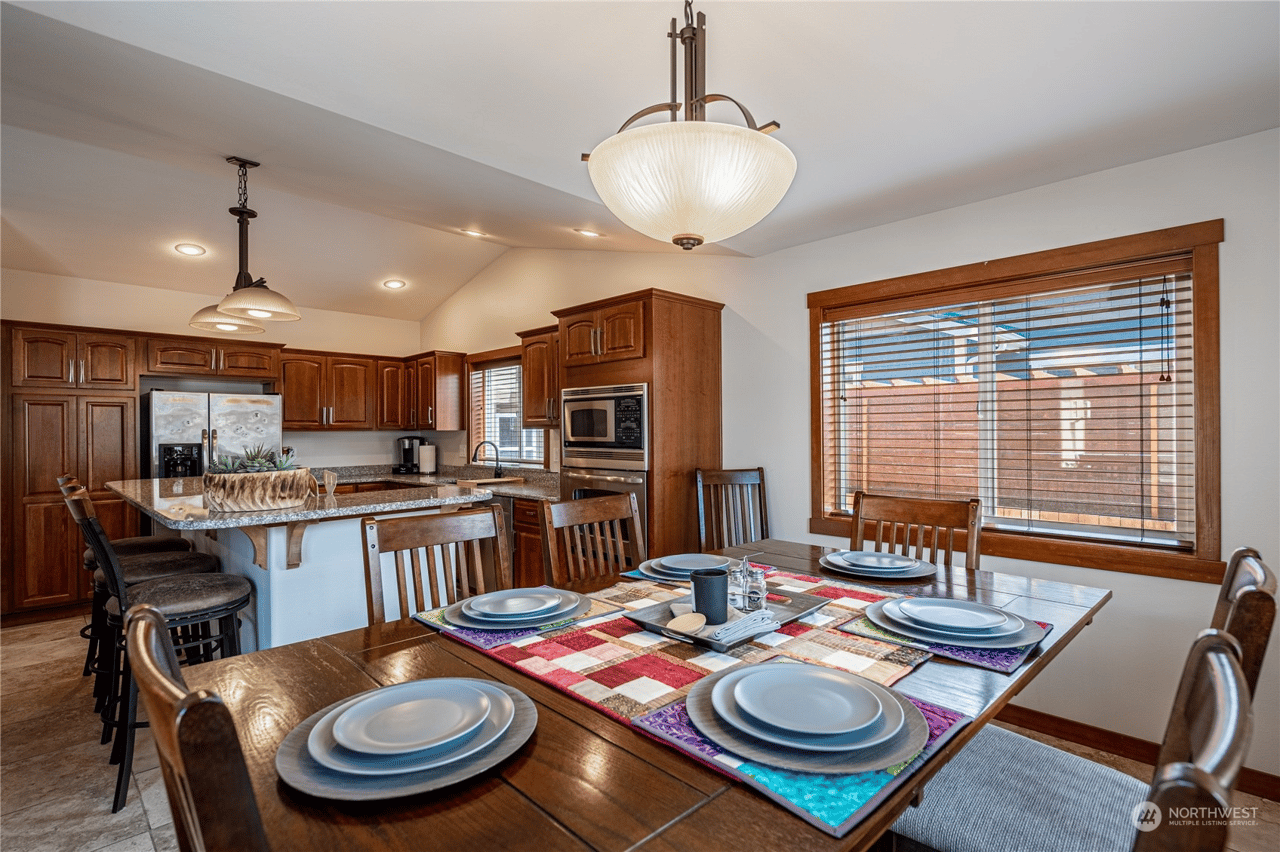 393 Ridgewood Dr