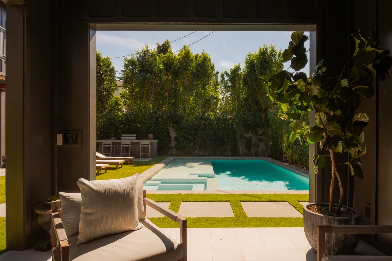 4261 Denny Ave, Toluca Lake 