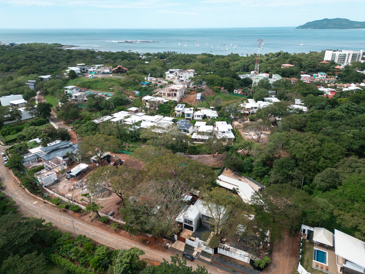 Casa Ko | Tropical Modern 4BR Retreat in Tamarindo with Exclusive Beach Club Membership