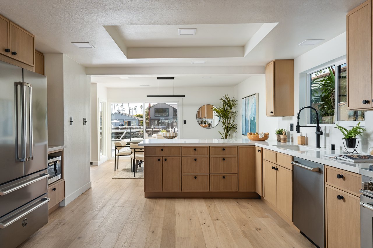 2851 SEAHORSE Avenue