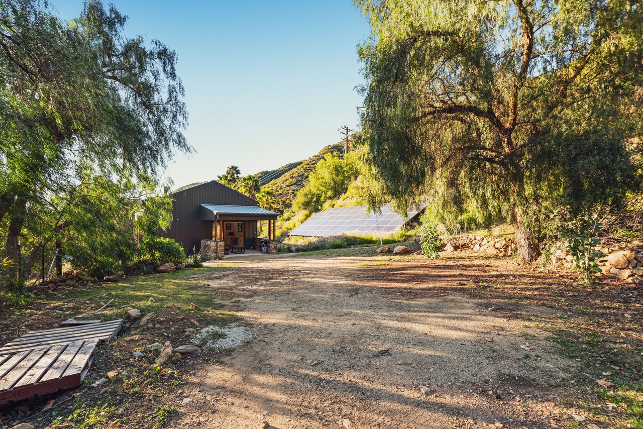 Extraordinary Modern Farmhouse 