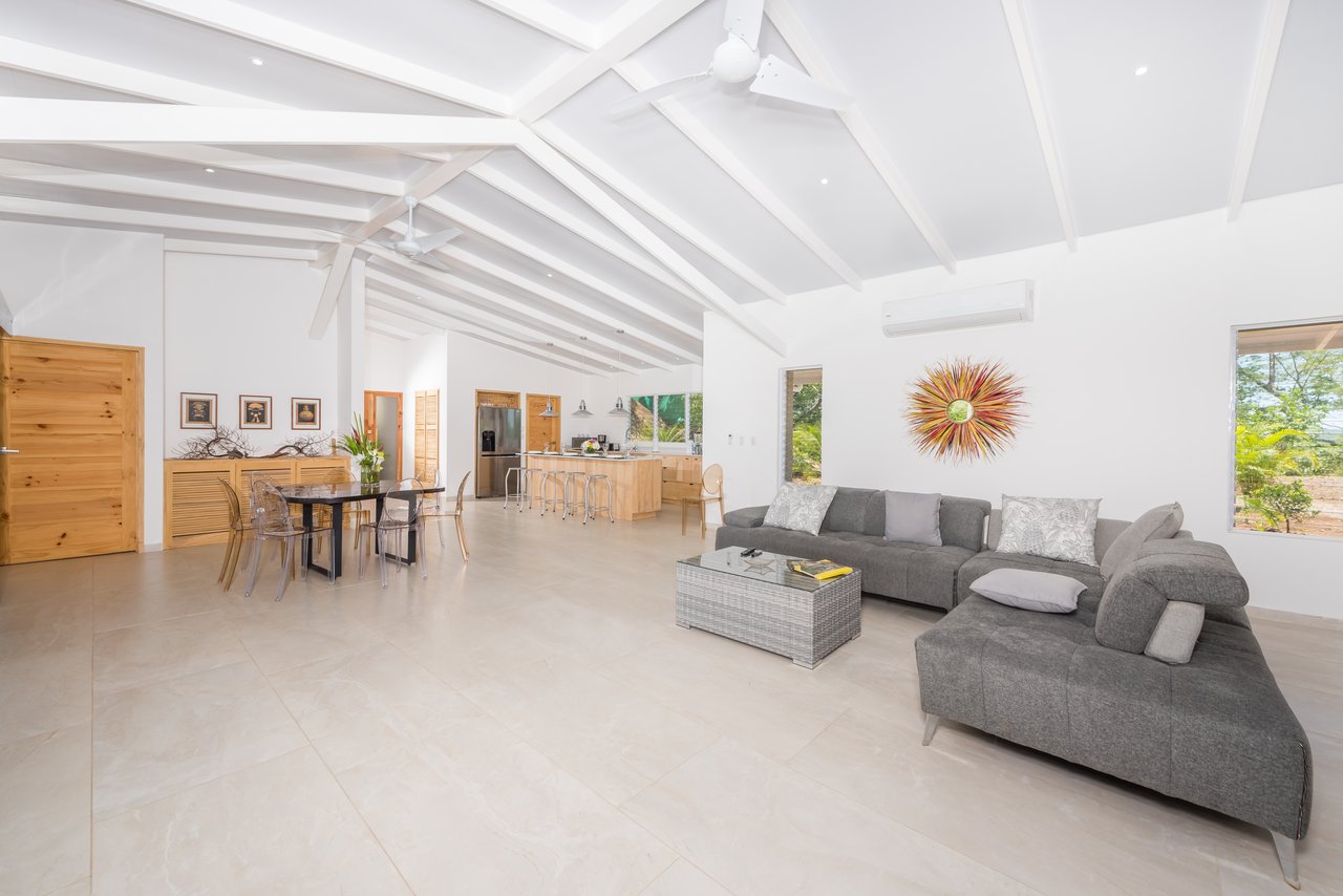 V-Lokamar Corona 1 | Exclusive 5-Bedroom Villa with Panoramic Pacific Ocean Views in Playa Grande