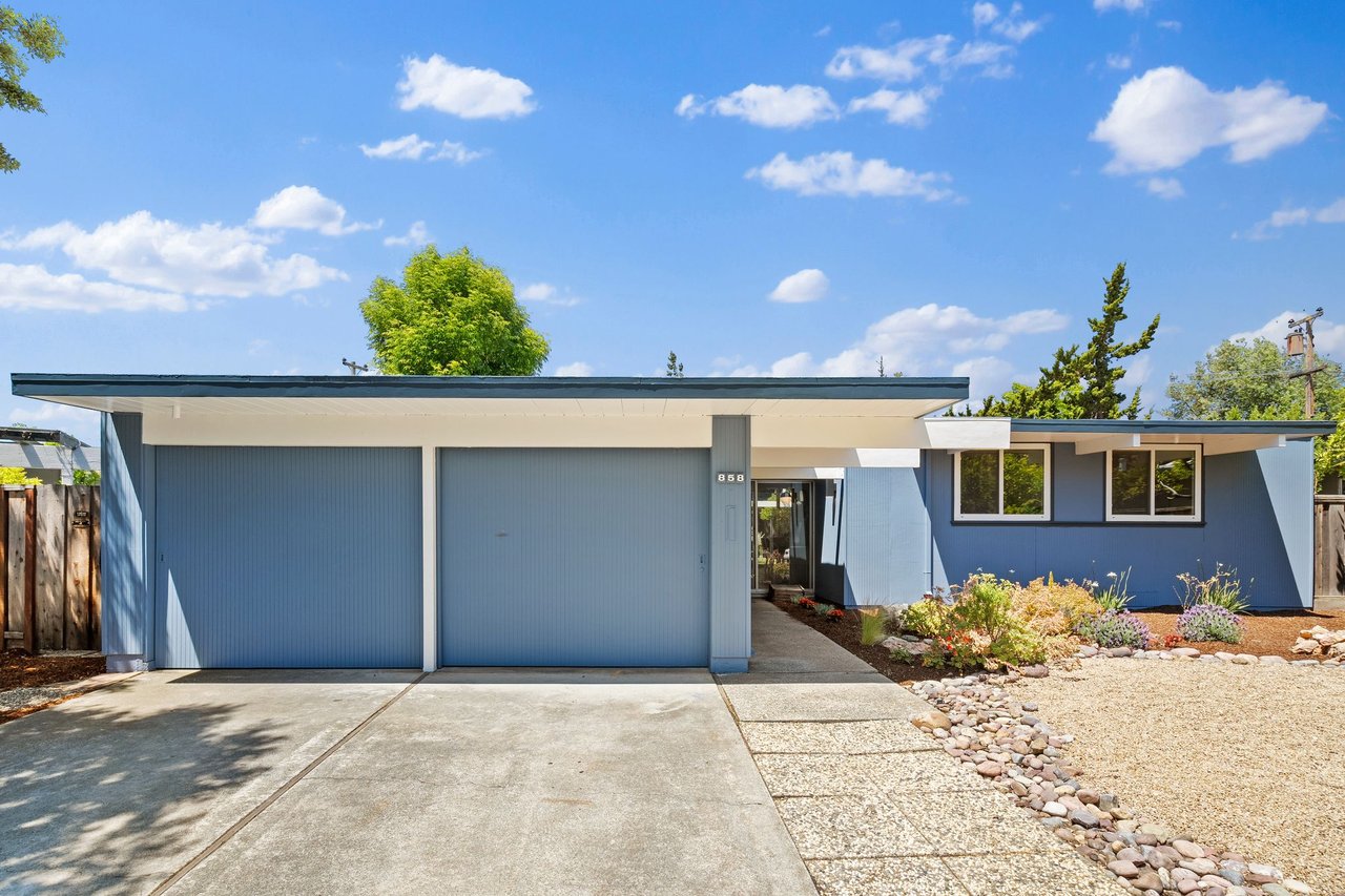 858 Cornwall CT
