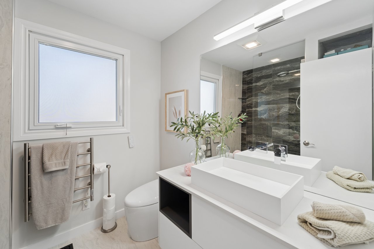 1156 Gloucester Square