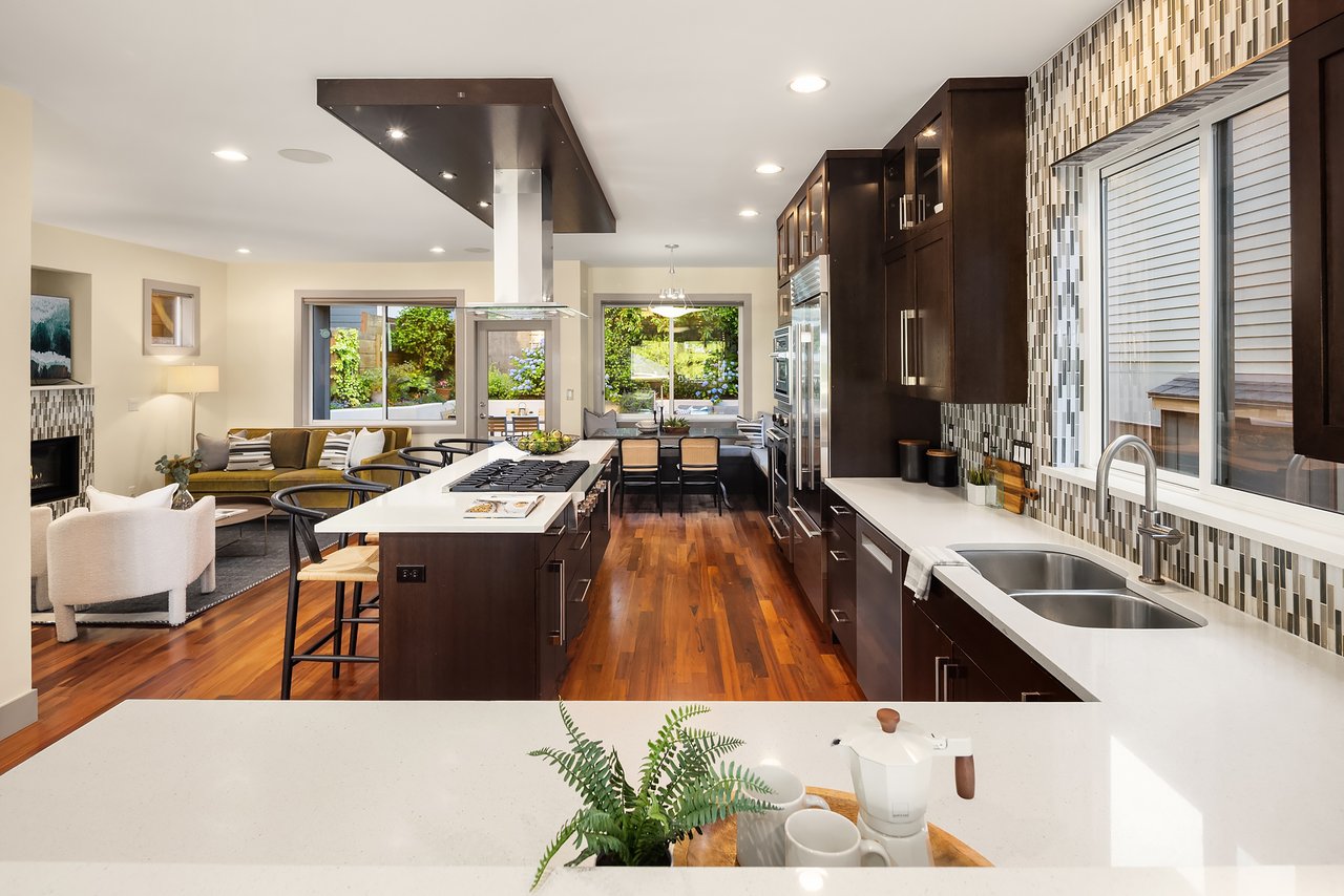 Elevated Contemporary Living on Queen Anne