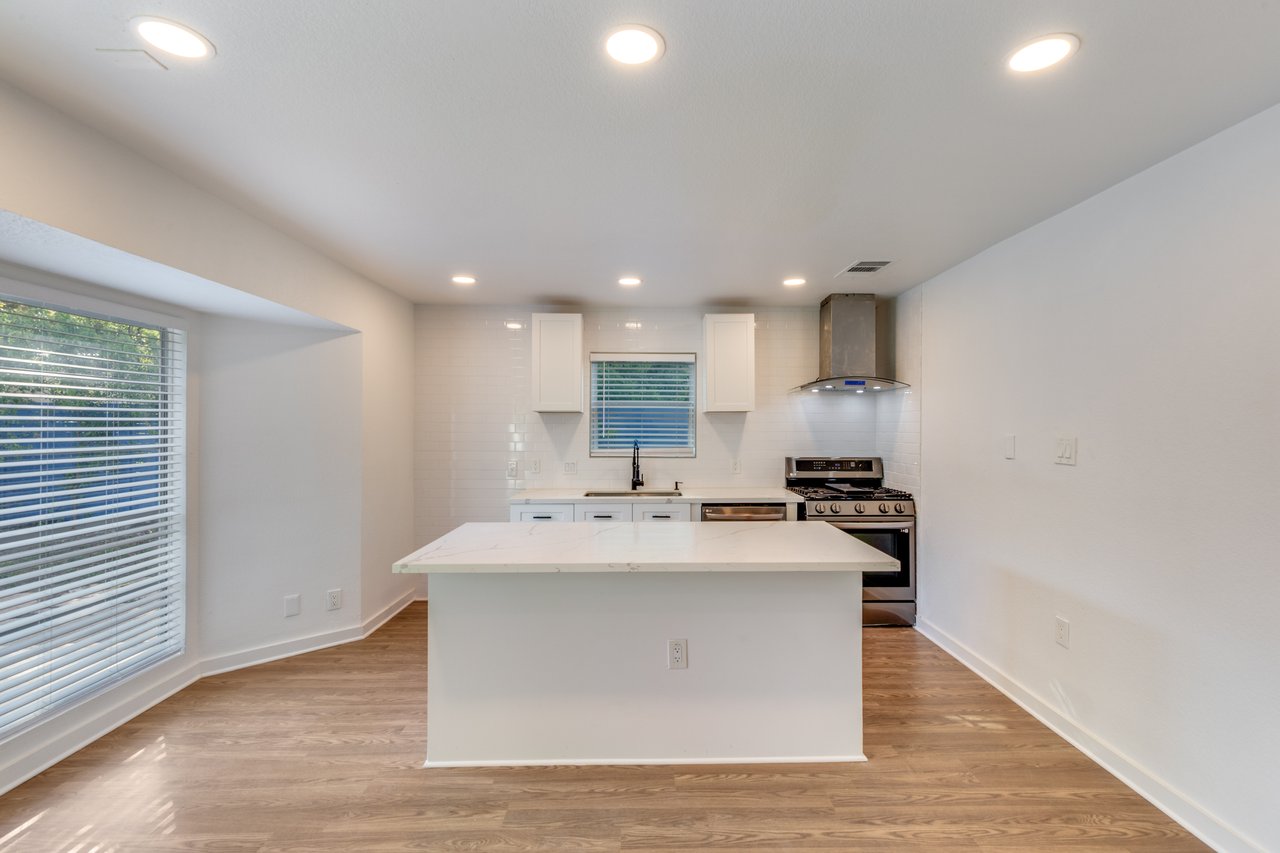 1107 Chesapeake DR