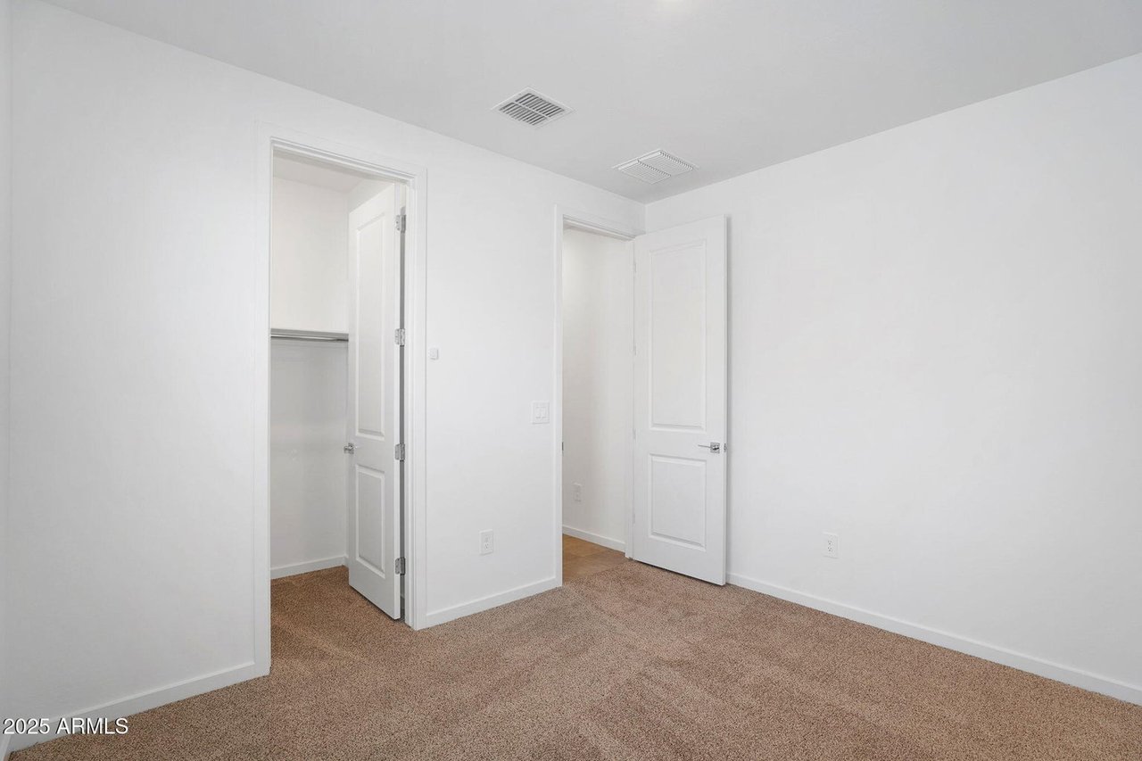 4811 W HUNTER Trail