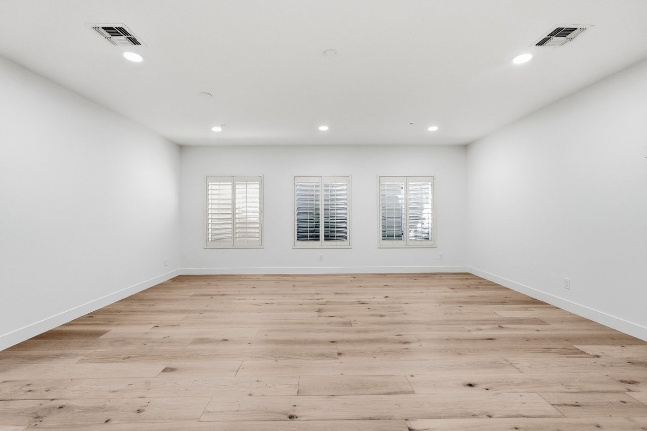 2974 E CAMELLIA Drive