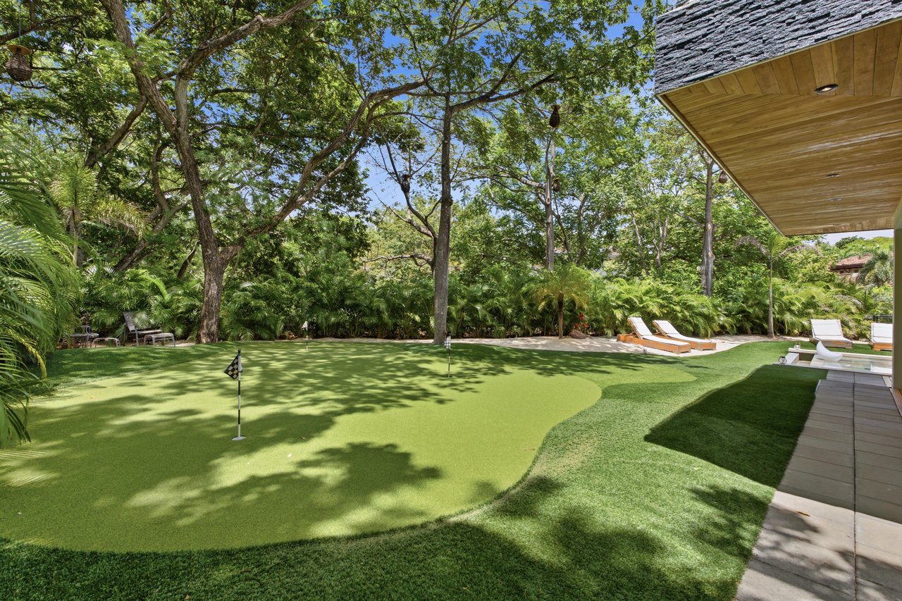 Casa La Ola Perfecta | Luxury 5-Bedroom Home with Pool Near the Beach in Hacienda Pinilla