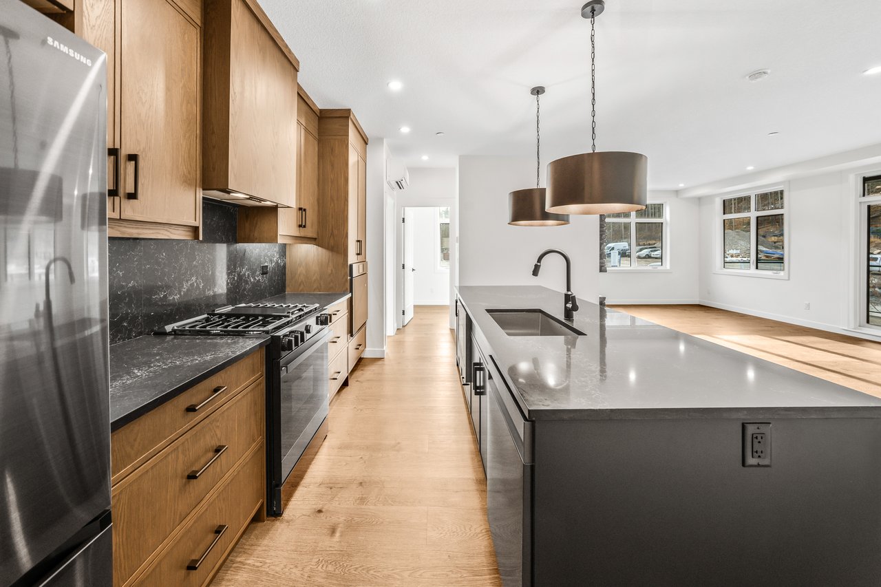 204 - 10 Cascade Ridge