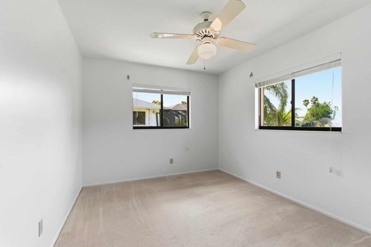 19184 Pine Run Ln - Three Oaks