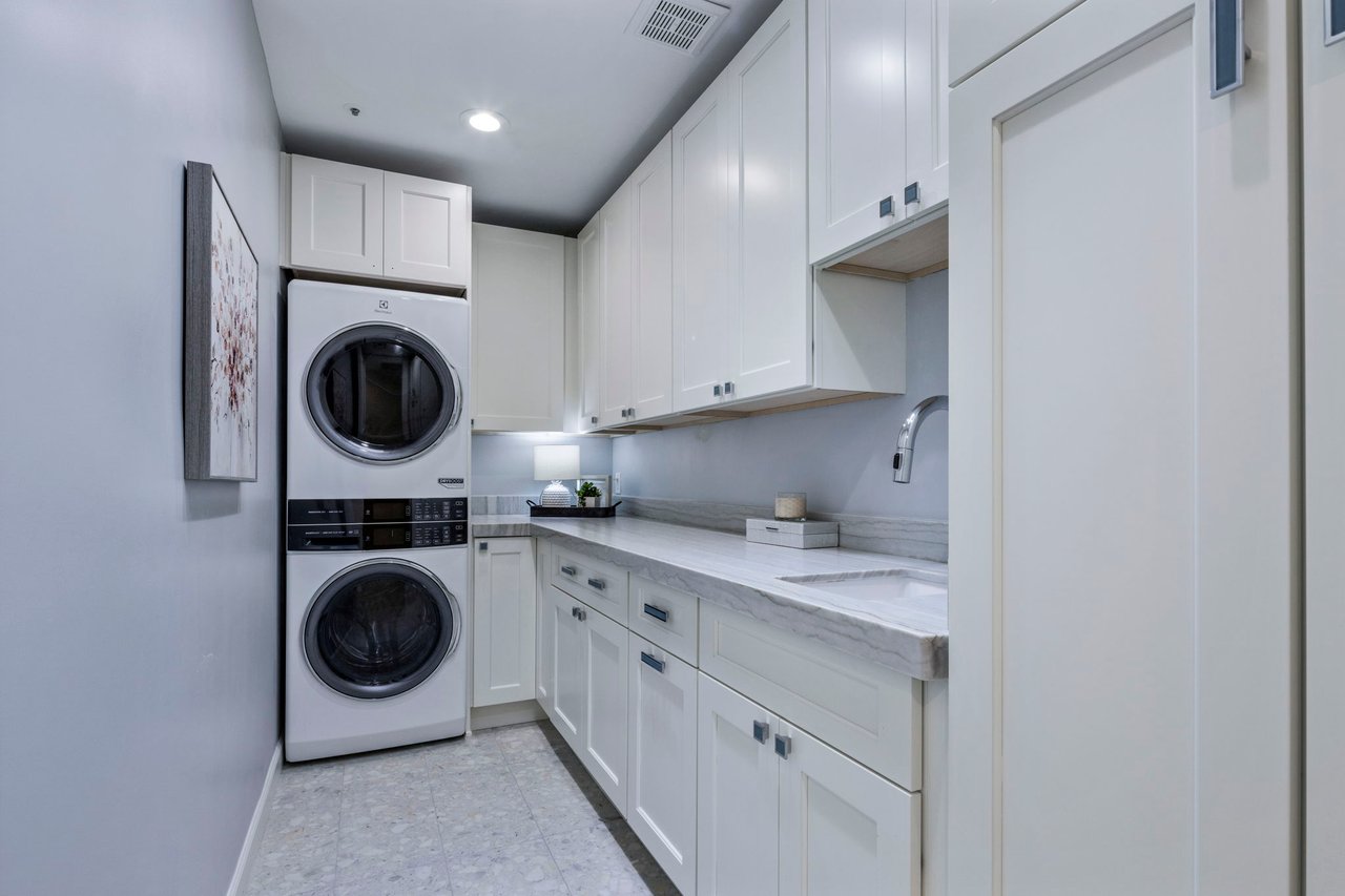 11129 E JUAN TABO Road