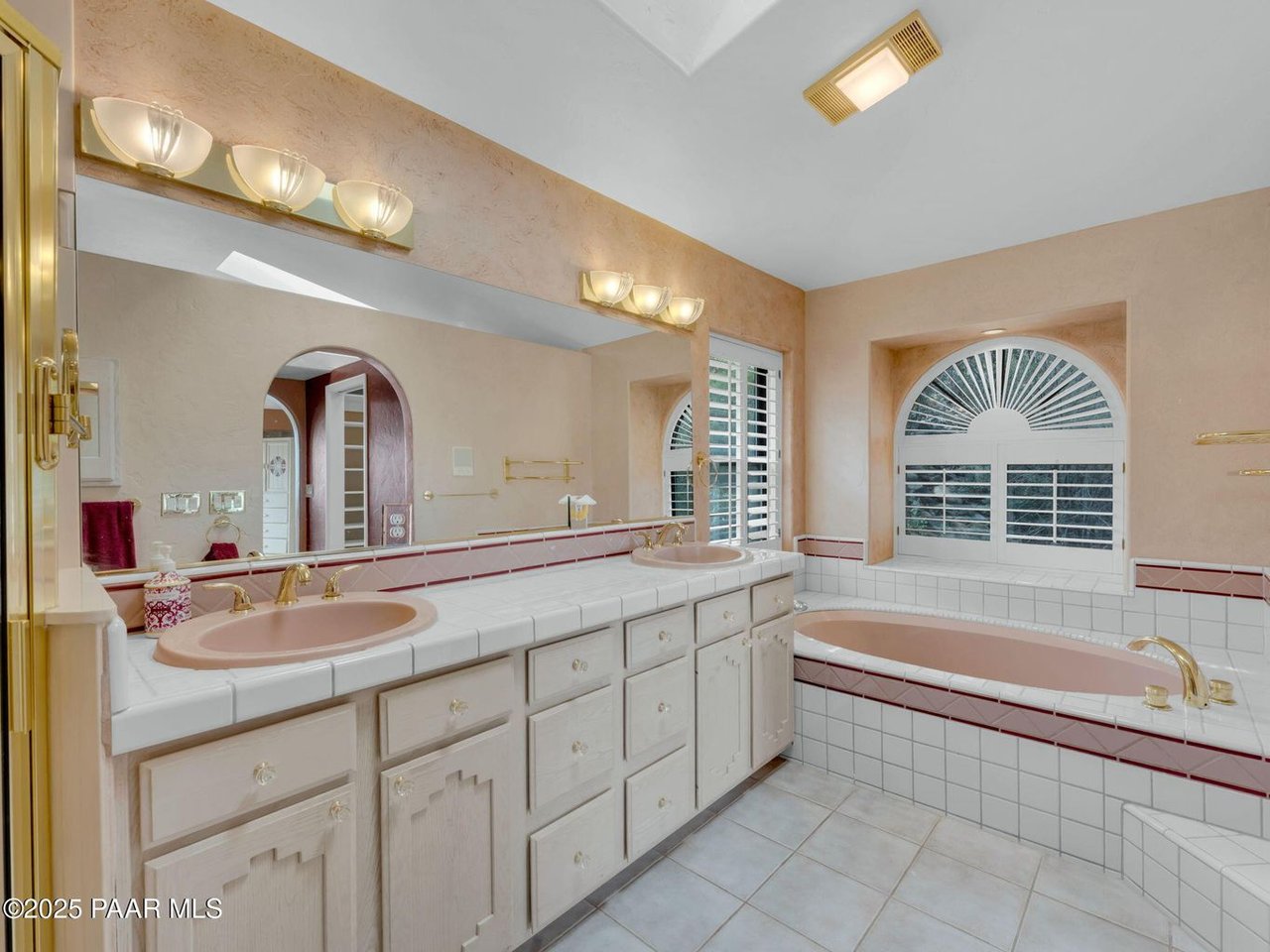 3160 Rainbow Ridge Dr