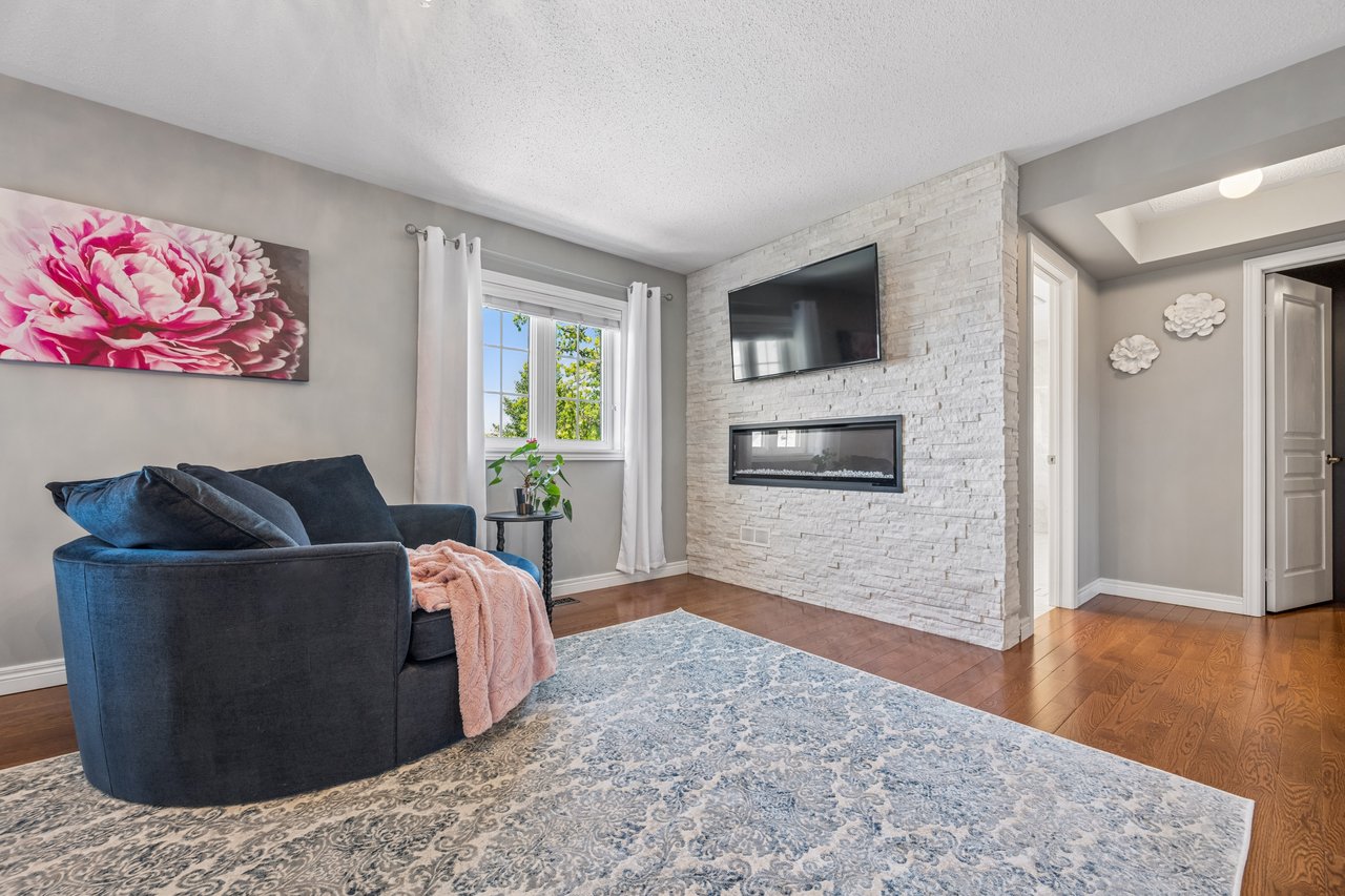 2283 Briargrove Circle, Oakville, ON