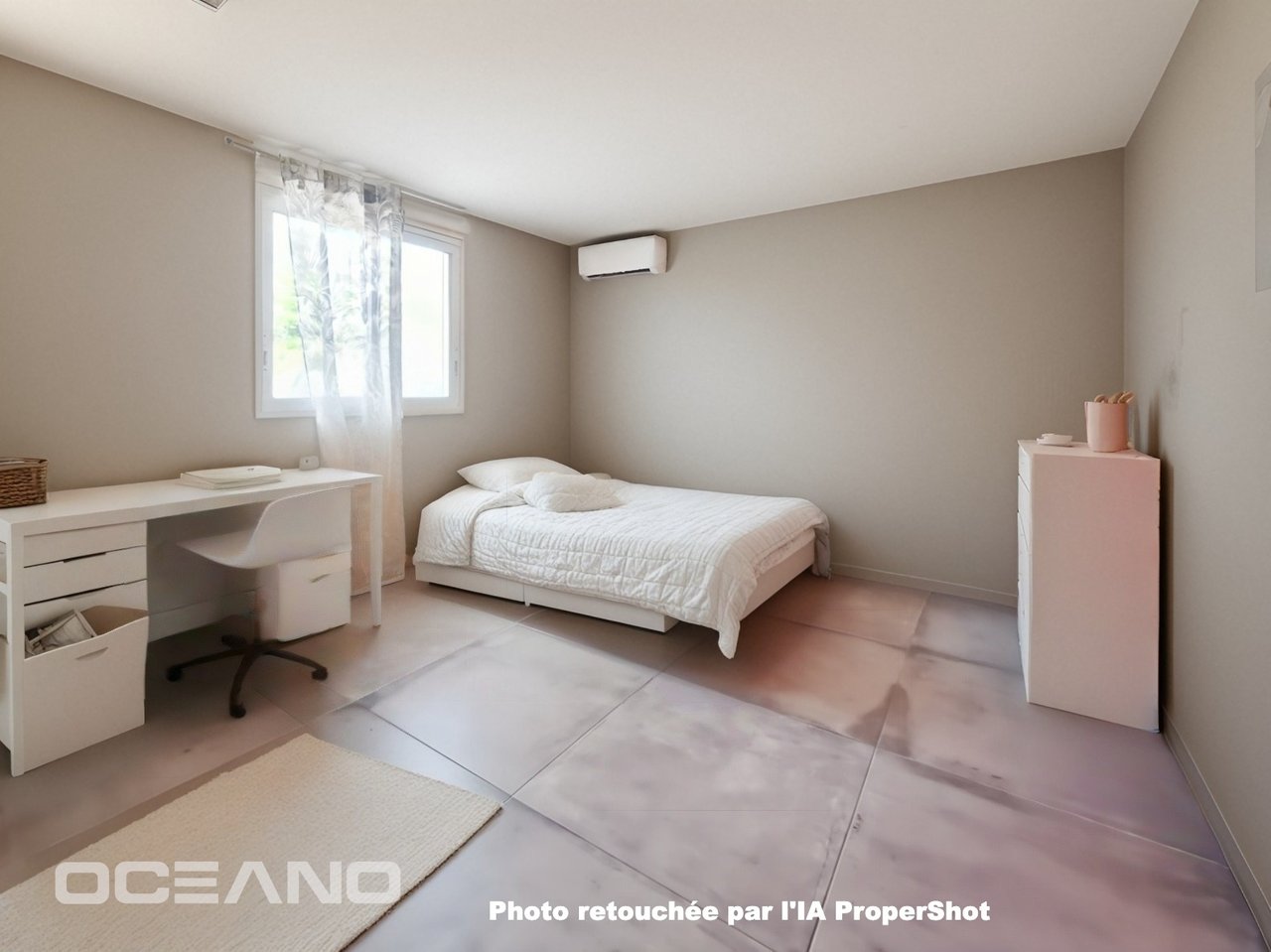 4-bedroom house with garden 