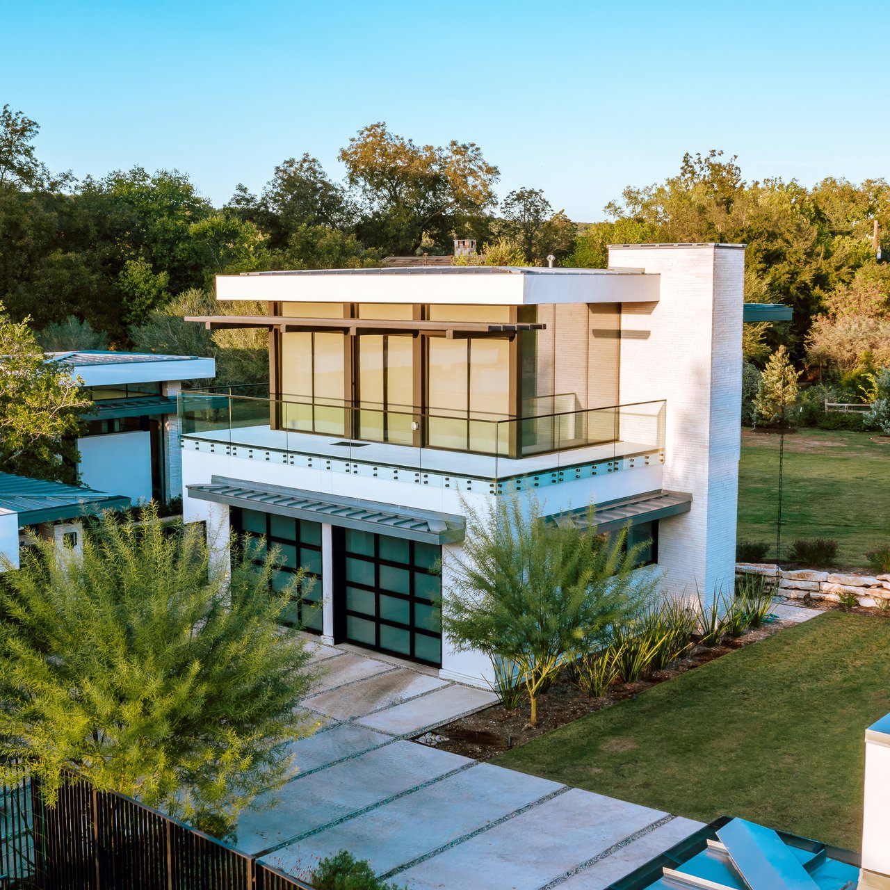 702 N Commons Ford Road