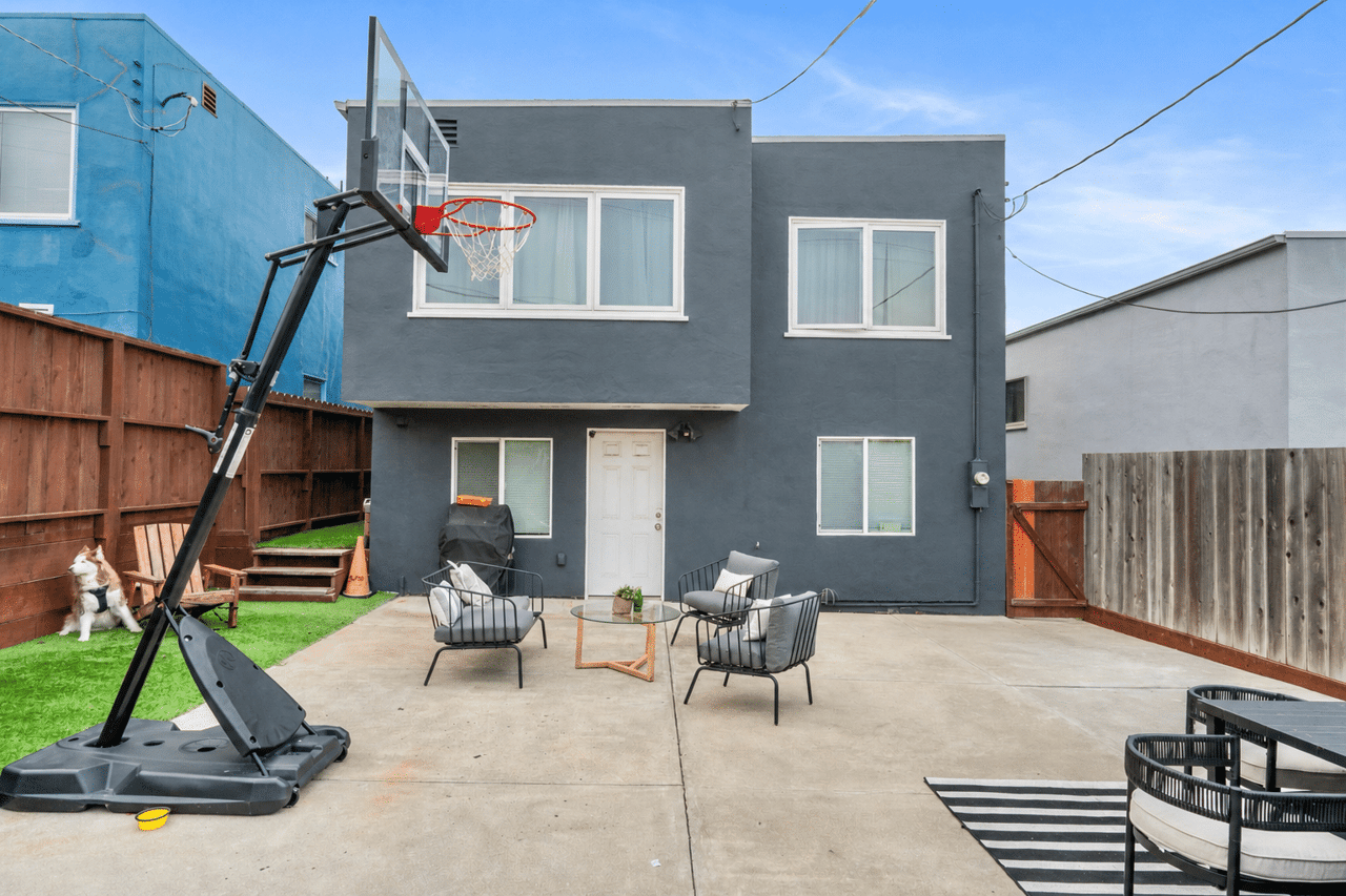 23 Fernwood Ave