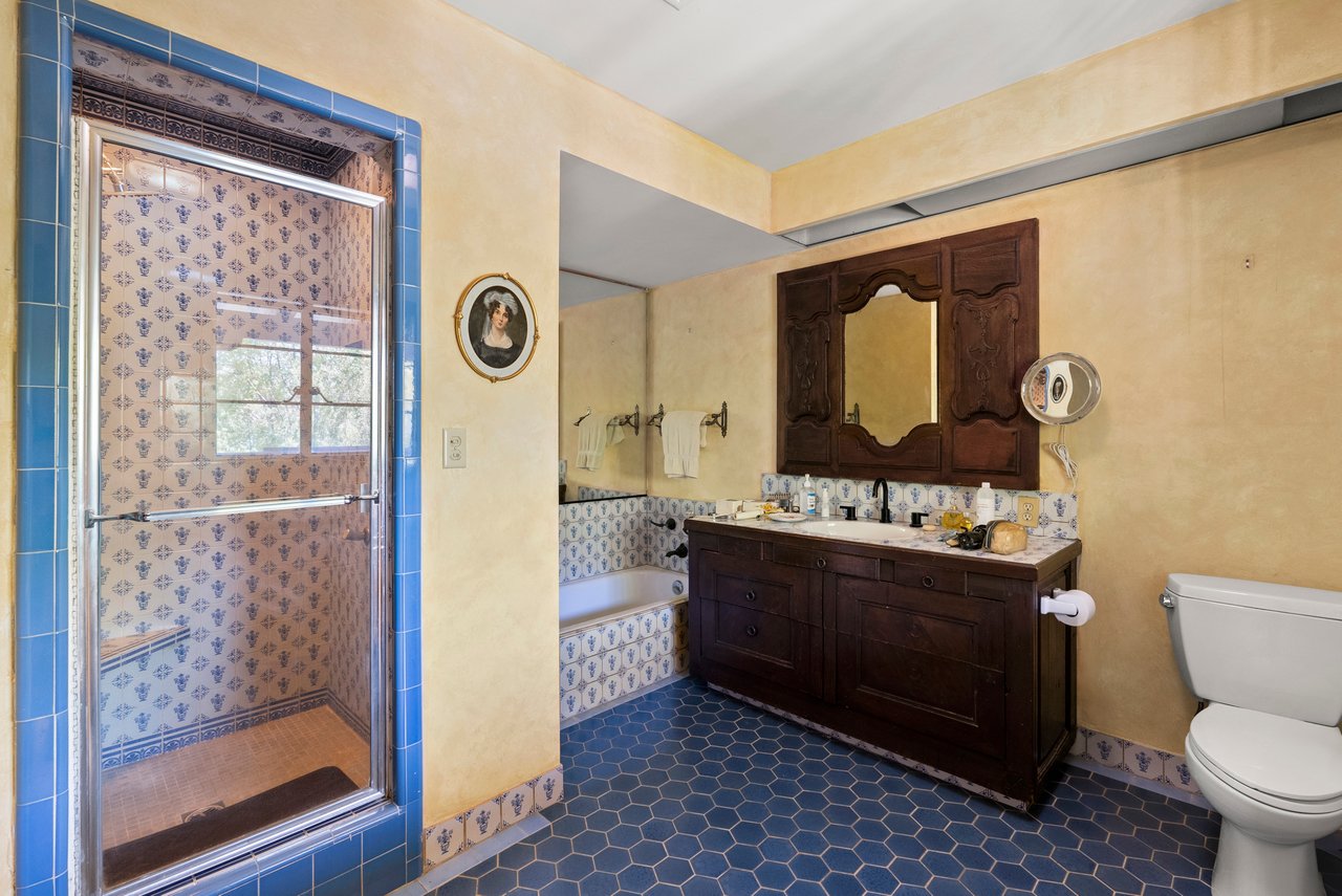 706 N Maple Dr, Beverly Hills