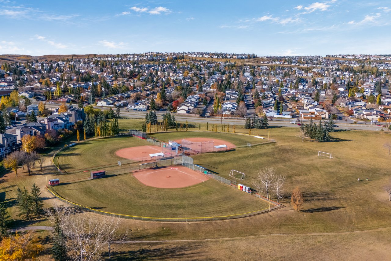 130 MacEwan Park Way NW